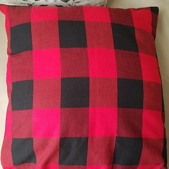 Buffalo plaid red accent pillow set of 2 - Picture 2 of 2